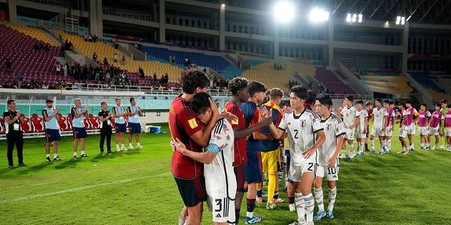 Piala Dunia U-17 2023 - Tindakan Terpuji Anak Ajaib Barcelona saat Pemain Jepang Menangis