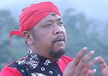 'Kendalanya Banyak', Tangis Abah Lala Pecah Kenang Perjuangan Sebelum Lagu 'Ojo Dibandingke' Dikenal Banyak Orang, Sempat Disuruh Hapus Video Musik Gegara Ini!