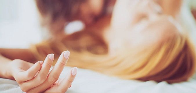 Alasan Kenapa Pria Suka Memasukan Jari ke Miss V Sebelum Bercinta, Bukan Asal Bikin Enak! - Stylo
