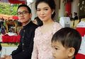 Ekspresi Gibran dan Gaya Mantu Jokowi Jadi Sorotan saat Foto Keluarga! Ada Apa?