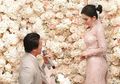 Bertabur Manik Bebatuan Indah, Intip Kebaya Modifikasi Lamaran Syahrini yang Bernuansa Pink Pastel