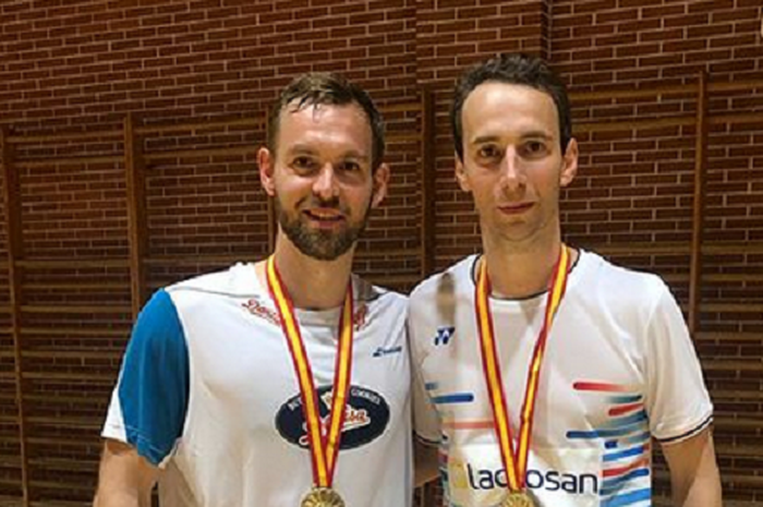 Mads Conrad-Petersen/Mathias Boe setelah menjuarai Spanish International Challenge 2019, Sabtu (15/6/2019).