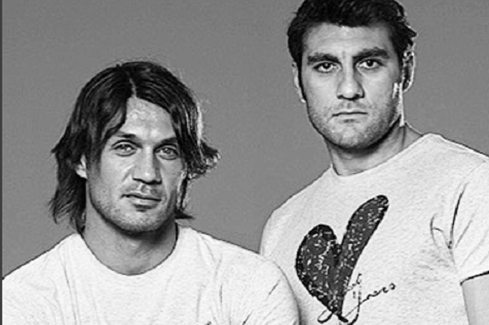 Paolo Maldini (kiri) dan Christian Vieri (kanan) bersama label fesyen mereka, Sweet Years.