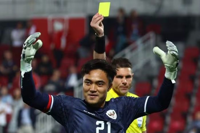 Kiper Timnas U-23 Indonesia Ernando Ari Sutaryadi dihukum kartu kuning setelah berjoget di depan lawannya dari Korea Selatan yang gagal dalam penalti pada perempat final Piala Asia U-23 2024.