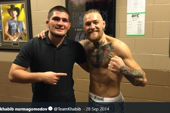 Petarung UFC, Conor McGregor, dan mantan jagoan, Khabib Nurmagomedov saat masih saling akrab.
