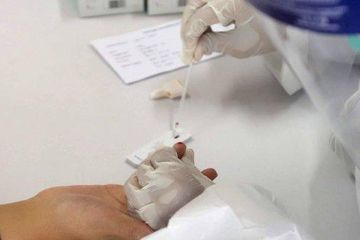 Pelajar yang hendak berujung rasa UU Ciptaker terjaring rasia rapid test untuk Covid-19, untungnya mereka dinyatakan negatif.