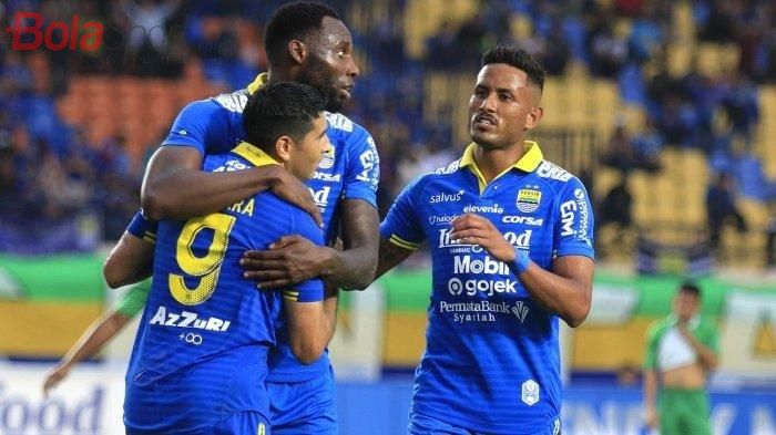 Selebrasi Wander Luiz bersama rekan-rekannya di Persib.