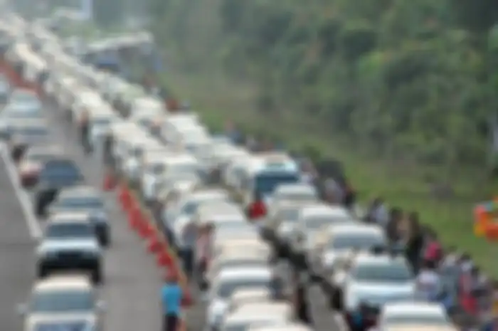 Ternyata, macet tidak cuma bikin kita suntuk, stres, emosi, dan terlambat ke kantor, tapi juga berpengaruh buruk untuk kesehatan. 