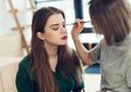4 Rekomendasi Liquid Eyeshadow di Bawah 150 Ribu Rupiah yang Bikin Riasan Mata Makin Memukau!