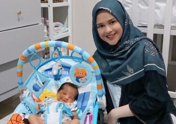 Aura Ketampanannya Semakin Terpancar Walau Masih Berusia 2 Bulan, Wajah Ganteng Putra Cut Meyriska Langsung Jadi Omongan Netizen: Masya Allah Gantengnya, Bibit Unggul Ini...