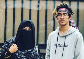 Umi Pipik Enggan Beri Klarifikasi Hingga Keluarkan Kata-kata Menohok, Anak Sulungnya Malah Sengaja Bongkar Kabar Pernikahan Kedua Sang Ibunda