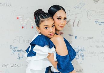 3 Model Dress Ala Anak Nola B3, Naura Ayu yang Manis Buat Kondangan!