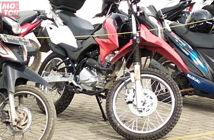 Penampakan motor yang i=diduga Suzuki DR 150