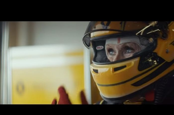 Rosemary Smith, nenek tertua yang kendarai mobil F1 diusianya ke 79 tahun