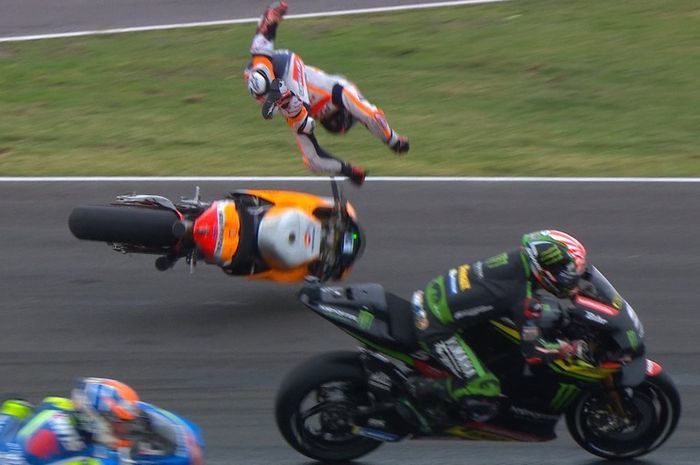 Dani Pedrosa terpelanting dari motornya karena high side crash di MotoGP Argentina 2018