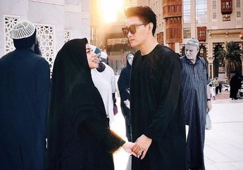 Ibadah Umrah, Ifan Seventeen Dapat Senyuman Manis dari Mendiang Dylan Sahara