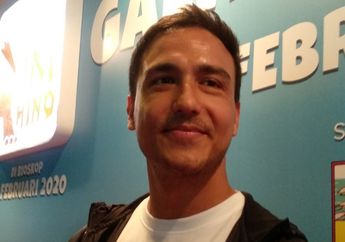 Tidak Hanya untuk Telepon, Ponsel Pintar Hamish Daud Bisa Jadi 'Kantor'