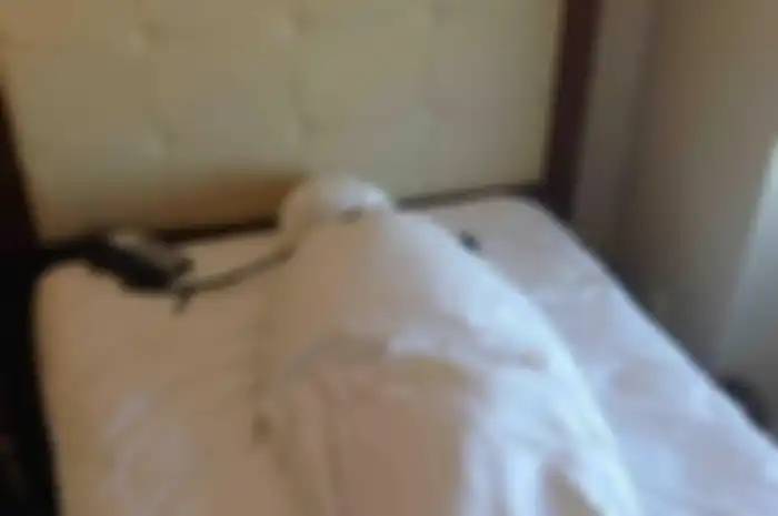 Gambar-gambar aneh dan menjijikkan berikut mengungkap apa yang ditinggalkan oleh pengunjung saat menginap di hotel.