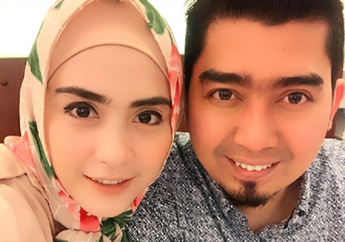 Pantas Bikin Ustaz Solmed Klepek-klepek, ternyata April Jasmine bukan Orang Sembarangan hingga Sempat Beradu Peran dengan Sang Pendakwah