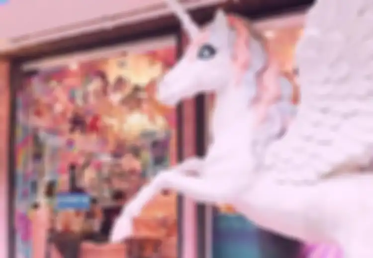 (Foto) Menggemaskan! Inilah Kafe Unicorn yang Kental dengan 'Ajaibnya' Negeri Dongeng