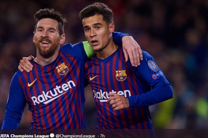 Gelandang serang Barcelona, Philippe Coutinho, merayakan golnya bersama Lionel Messi di Camp Nou, Rabu (13/3/2019)