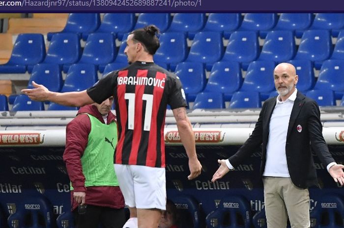 Bomber AC Milan, Zlatan Ibrahimovic, diusir wasit dalam laga melawan Parma di Stadion Ennio Tardini pada pekan ke-30 Liga Italia, Sabtu (10/4/2021). 