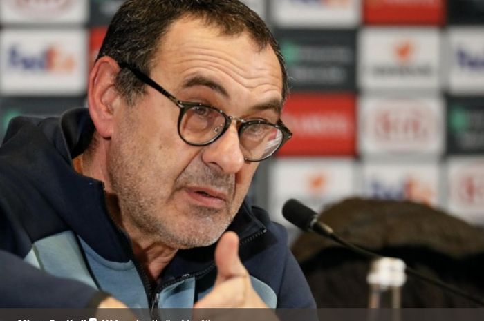 Pelatih Chelsea, Maurizio Sarri saat konferensi pers.