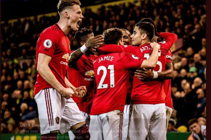 Para pemain Manchester United merayakan gol ke gawang Norwich.