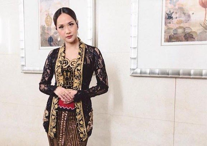 Cara Mudah Mencuci Kebaya di Rumah Tanpa Keluar Budget Banyak  Sonora.id