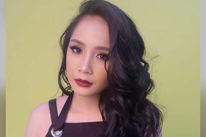 Unggah Instastory, Nagita Slavina Bikin Kaget Netizen Bersihkan Tas