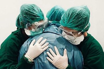 Para tenaga medis menjadi ODP setelah pasien tidak jujur.