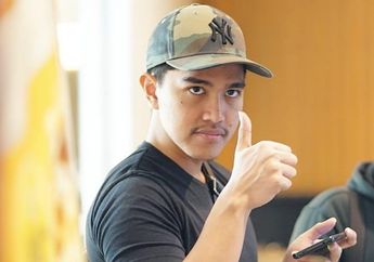 Dinyinyiri Gegara Belanja Online Pakai Alamat Istana Bogor, Kaesang Pangarep Balas Pakai Komentar Nyeleneh dan Sentil Kebiasaan Ibu Iriana yang Bikin Ngakak Guling-guling