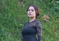 Nikita Mirzani Kebakaran Jenggot Usai Lihat Foto Mesra Ayu Ting Ting dan Vicky Nitinegoro, 'Eh, Tangannya'