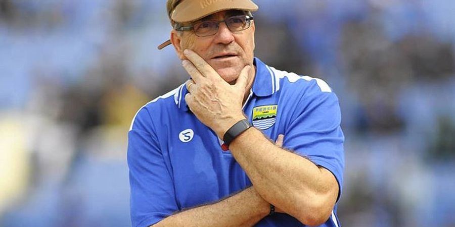 Pelatih Persib Ingatkan Anak Asuhnya Jangan Sampai Ada yang Cedera