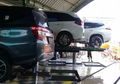 Bikin Kotoran di Kolong Rontok, Cuci Mobil Pakai Hidrolik Ternyata Bisa Merusak Komponen