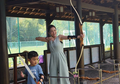 Maya Septha Ajak Anak-anaknya Bermain Panahan di Bali, Apa Saja Manfaatnya?