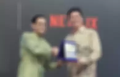 Menteri Pendidikan dan Kebudayaan Nadiem Anwar Makarim (kiri), dan Managing Director Netflix Asia Pacific Kuek Yu-Chuang, Kamis (9/1/2020).