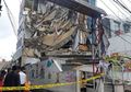 Ini Fakta Robohnya Gedung di Slipi, 3 Orang Terluka hingga Sebabkan Kemacetan Panjang