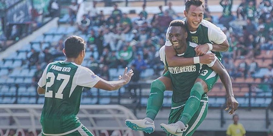 Empat Gol Amido Balde untuk Istri dan Pendukung Setia Persebaya