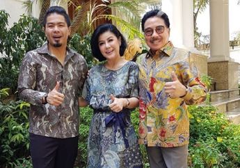 Padahal Cuma Pakai Daster, Begini Gesitnya Ibunda Bams Eks Samson Buat Kue yang Bikin Warganet Penasaran