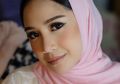 Cantiknya Nagita Slavina Saat Dipakaikan Hijab Olla Ramlan dan Meisya Siregar