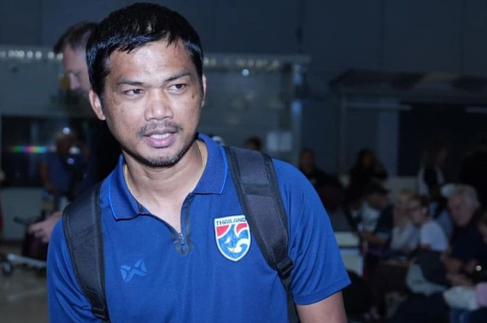 Issara Sritaro langsung mengumumkan pengunduran dirinya sebagai pelatih Timnas U-23 Thailand begitu tiba di negerinya seusai gagal di Piala Asia U-23 2024.