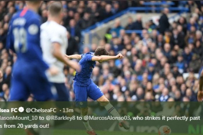 Bek Chelsea, Marcos Alonso, menjebol gawang Tottenham Hotspur dalam duel di Stamford Bridge, Sabtu (22/2/2020).