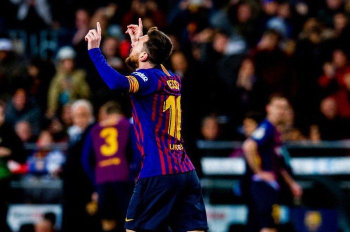 Megabintang Barcelona, Lionel Messi, dalam partai Liga Spanyol kontra Valencia di Camp Nou, Sabtu (2/2/2019)
