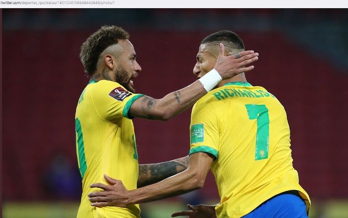 Dua bintang timnas Brasil, Neymar dan Richarlison, melakukan selebrasi usai menjebol gawang Ekuador dalam Kualifikasi Piala Dunia 2022.