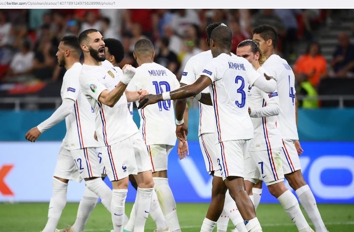 Selebrasi striker timnas Prancis, Karim Benzema, usai menjebol gawang timnas Portugal pada fase grup EURO 2020.
