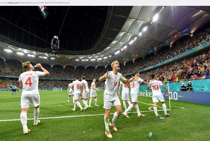 Kegembiraan kapten Swiss, Granit Xhaka, usai menyingkirkan Prancis dari babak 16 besar EURO 2020.