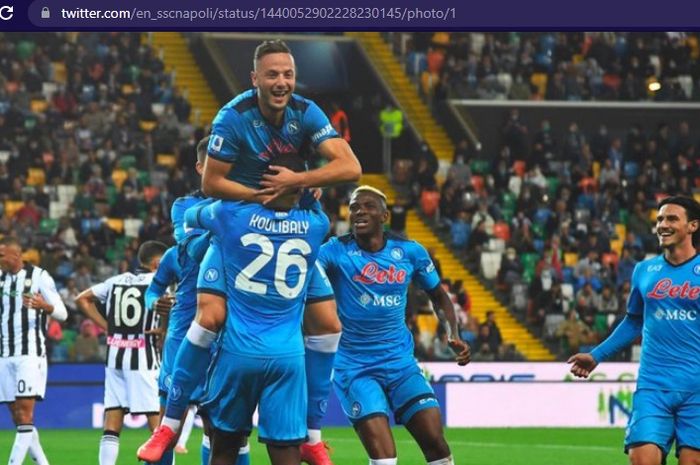 Para pemain Napoli merayakan gol ke gawang Udinese di Dacia Arena dalam laga pekan keempat Liga Italia 2021-2022 pada Senin (20/9/2021) malam waktu setempat atau Selasa dini hari WIB.