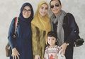 OOTD Artis: 4 Gaya Ayu Ting Ting saat Umrah dari Syar'i hingga Bercadar