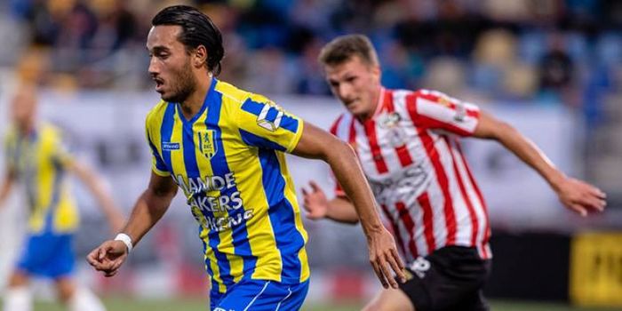 Aksi <a href='https://batam.tribunnews.com/tag/ezra-walian' title='Ezra Walian'>Ezra Walian</a> bersama RKC Waalwijk saat menjamu Sparta Rotterdam pada pekan ketiga kasta kedua Li